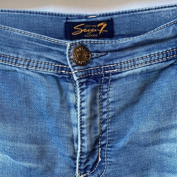 Seven7 Luxe Jean Capris - Picture 3 of 9